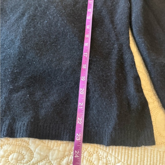 100% CASHMERE black bell sleeve sweater - super soft - women's M - Picture 4 of 8
